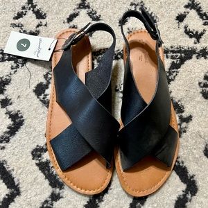 Black Criss Cross Thick Strap Sandal